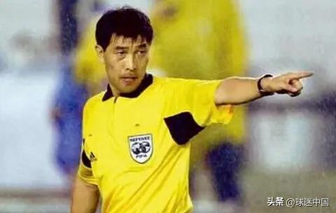 上世纪九十年代的甲A，哨子吹得最响的几位，身上都带着一股子草莽气。他们未必精通所