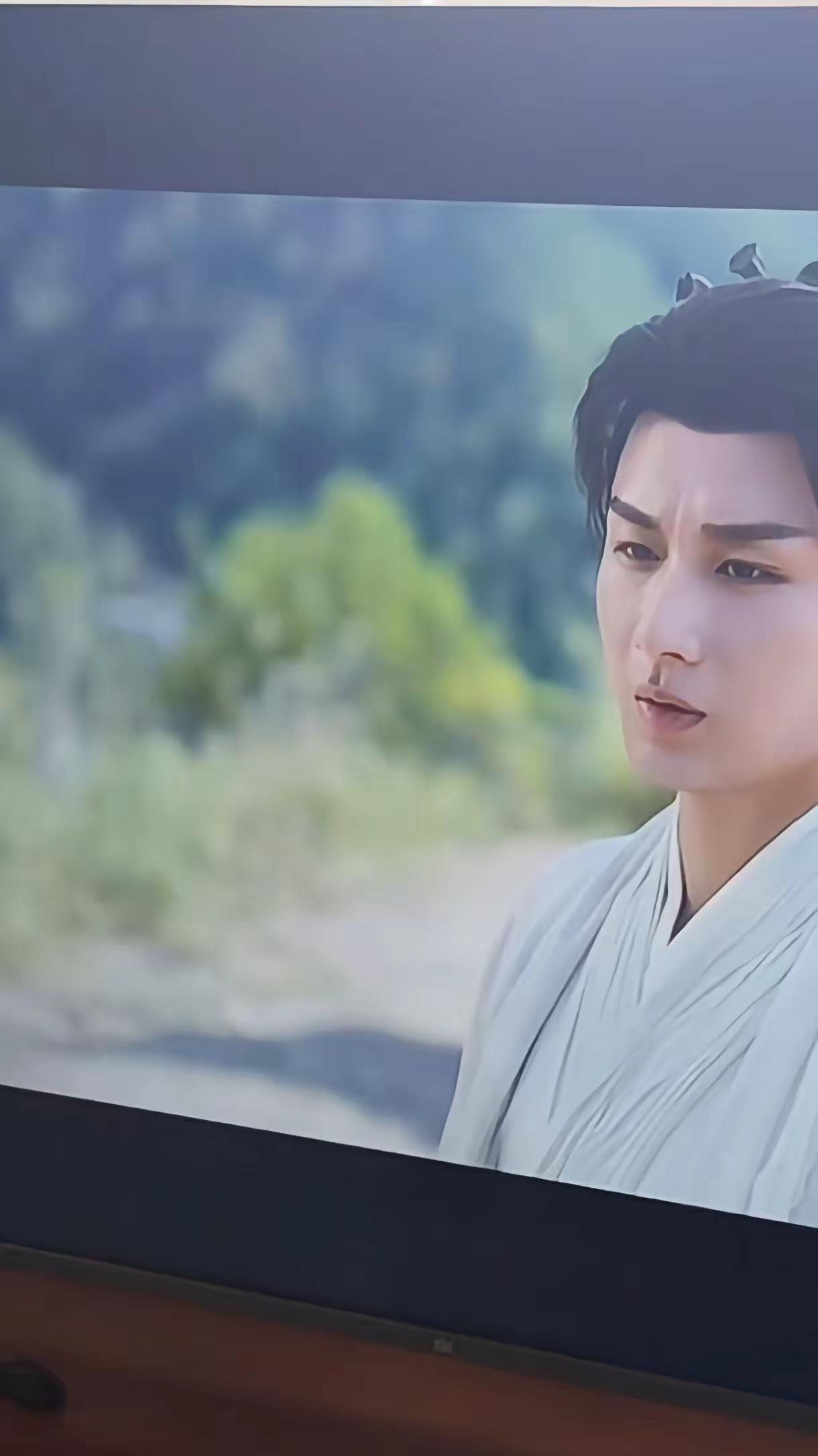 以前不知道成毅，直到看了莲花楼。小舟从此逝，江海寄余生，莲花楼这么好看的电视剧我