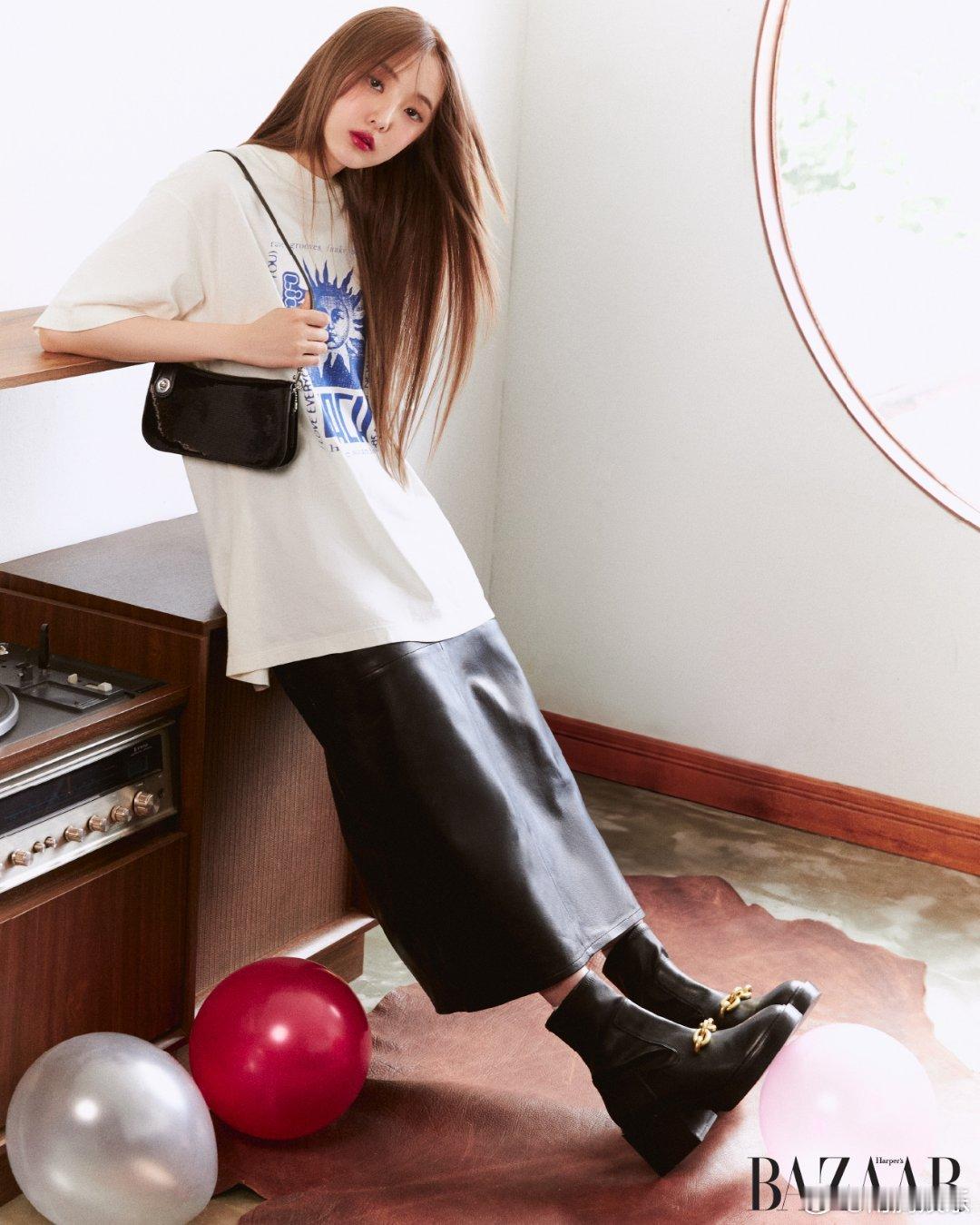 #硬糖少女303##郑乃馨# 今日份糖妹新鲜物料郑乃馨IG更新新杂志写真从曝光的