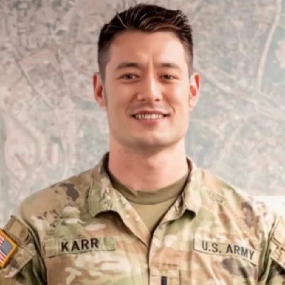 第二名F-15E战机机组人员在伊朗境内经历激烈交火后成功获救。两名飞行员目前均安