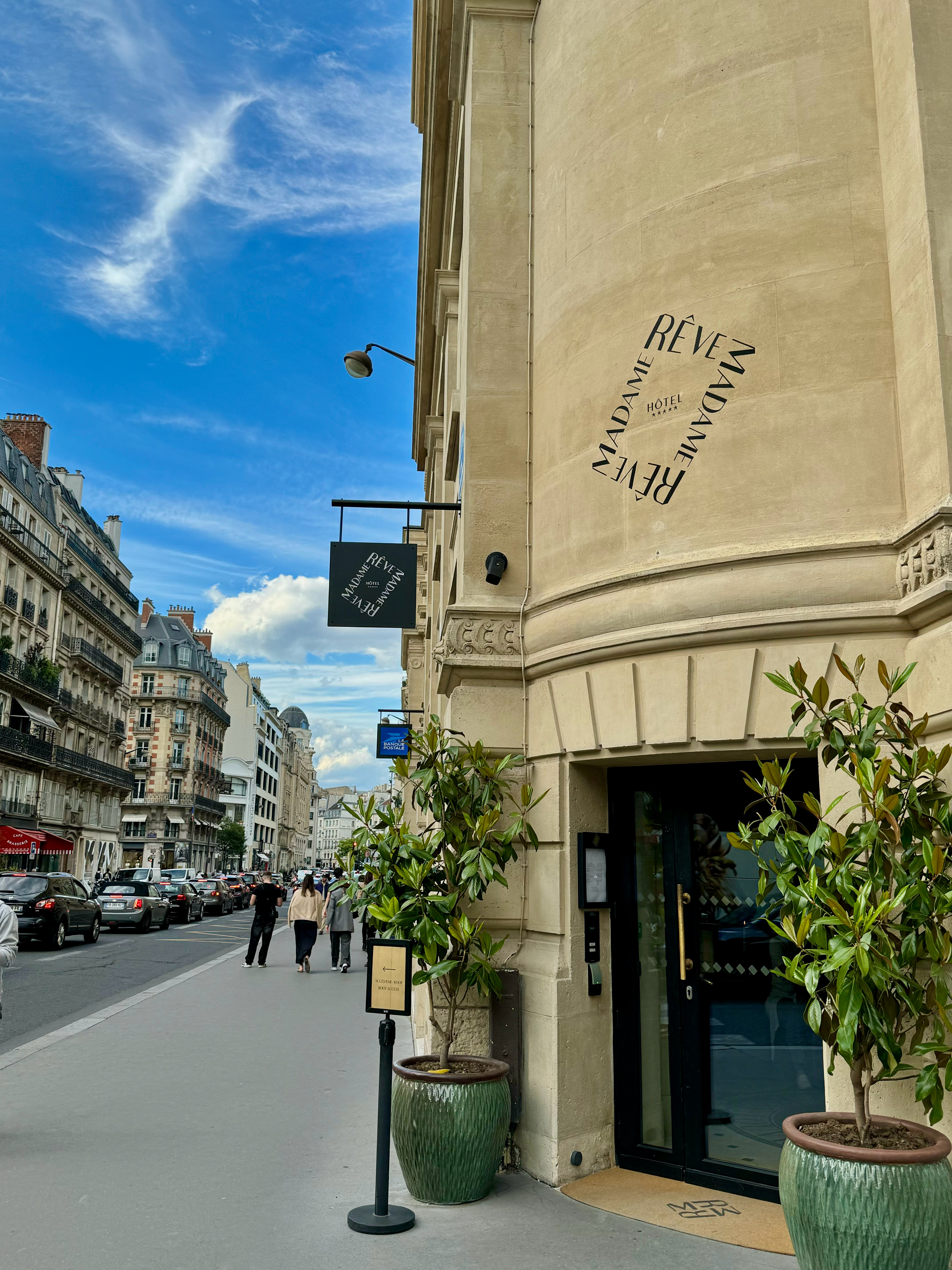 Bonjour☁️在巴黎住到了超爱的酒店❤️ ​​​