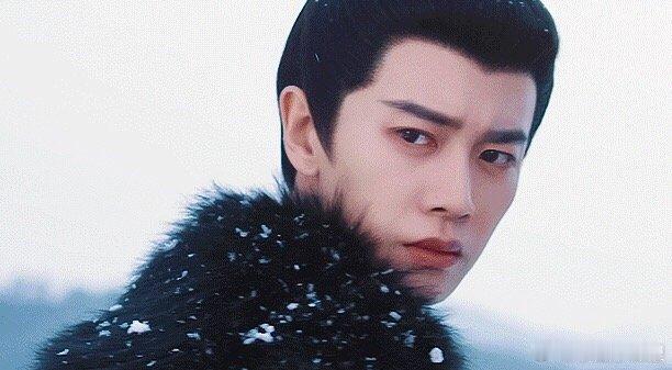 凤凰台上是巨大的皇家疯人院癫起来这feel真疯起来了 ​​​