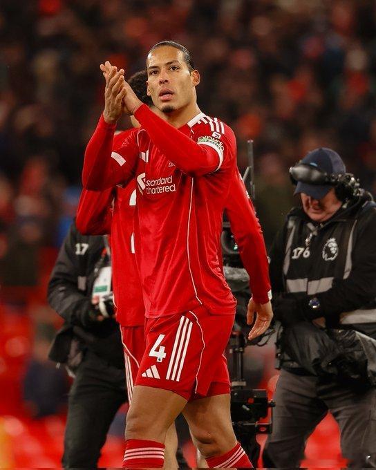 范迪克表示：我们没有时间沉溺于遗憾这场比赛的节奏非常胶着，对手中场球员紧贴我方后