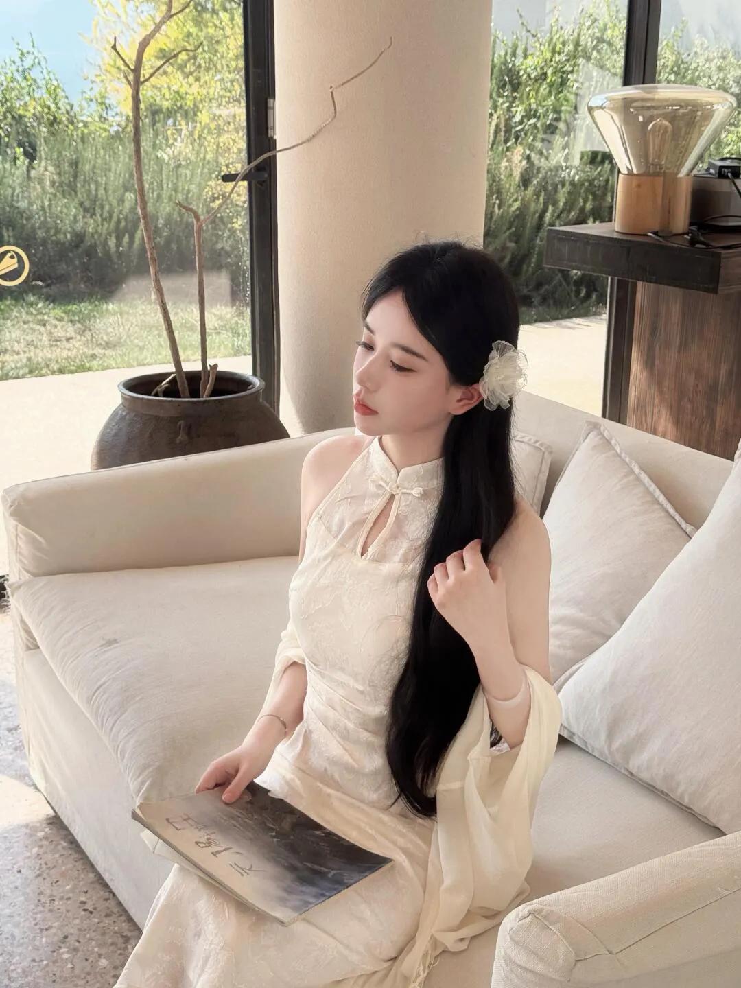 在阳光明媚的午后