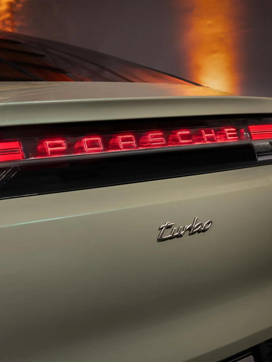 最近，保时捷正式推出纯电动Cayenne Turbo Coupé，起售价约115