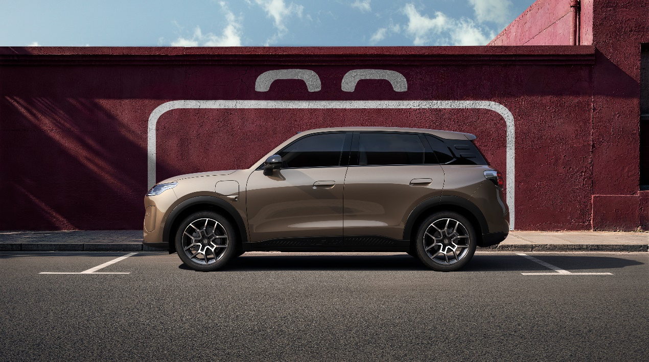 3 月 26 日零跑 A10 全球上市，6.58 万元起的定价直接击穿 10 万