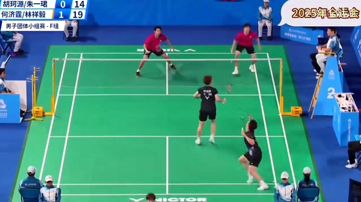 何济霆虽然因为之前的风波闹得沸沸扬扬，但现在全运会和搭档赢下比赛为团体拿分，证明