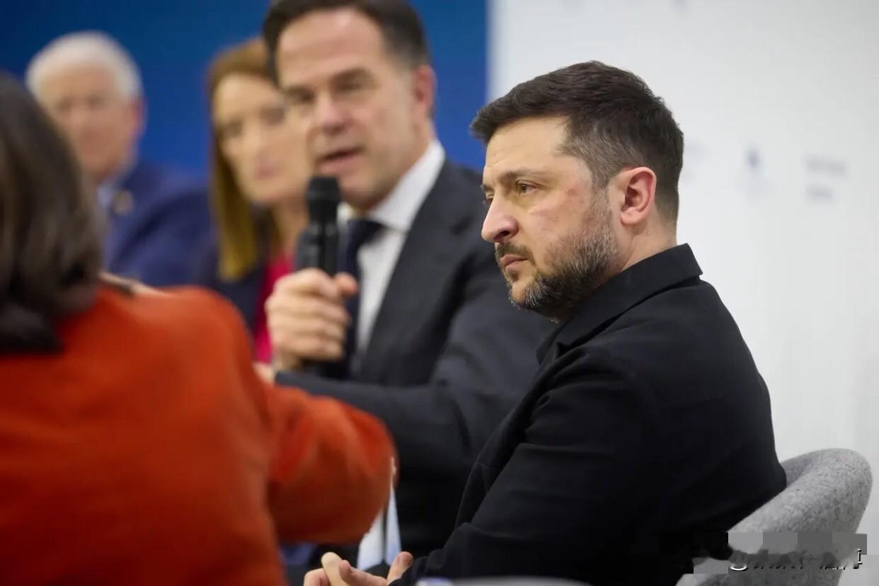 乌克兰很清楚，即便北约在后面帮衬，他们也不是俄罗斯的对手。也就是泽连斯基不在乎乌