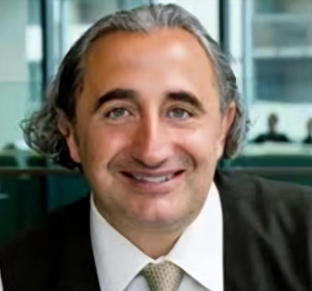 一个加拿大犹太裔教授，加德·萨阿德，突然在网上发帖，话说得非常直白：对于现在的犹