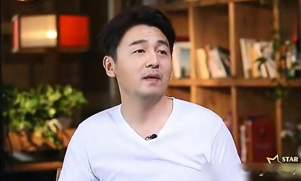 行了行了，别再哭嚎内娱没真感情了，
雷佳音郭京飞这对“头大损友”直接甩你20年