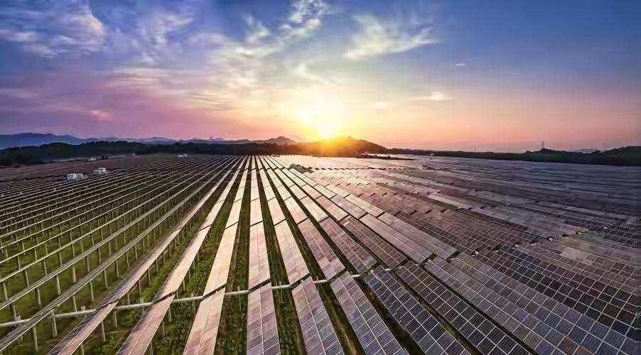 太傻了！技术、设备、经验全给了印度，结果中国光伏如今集体亏损。8年时间，印度光伏