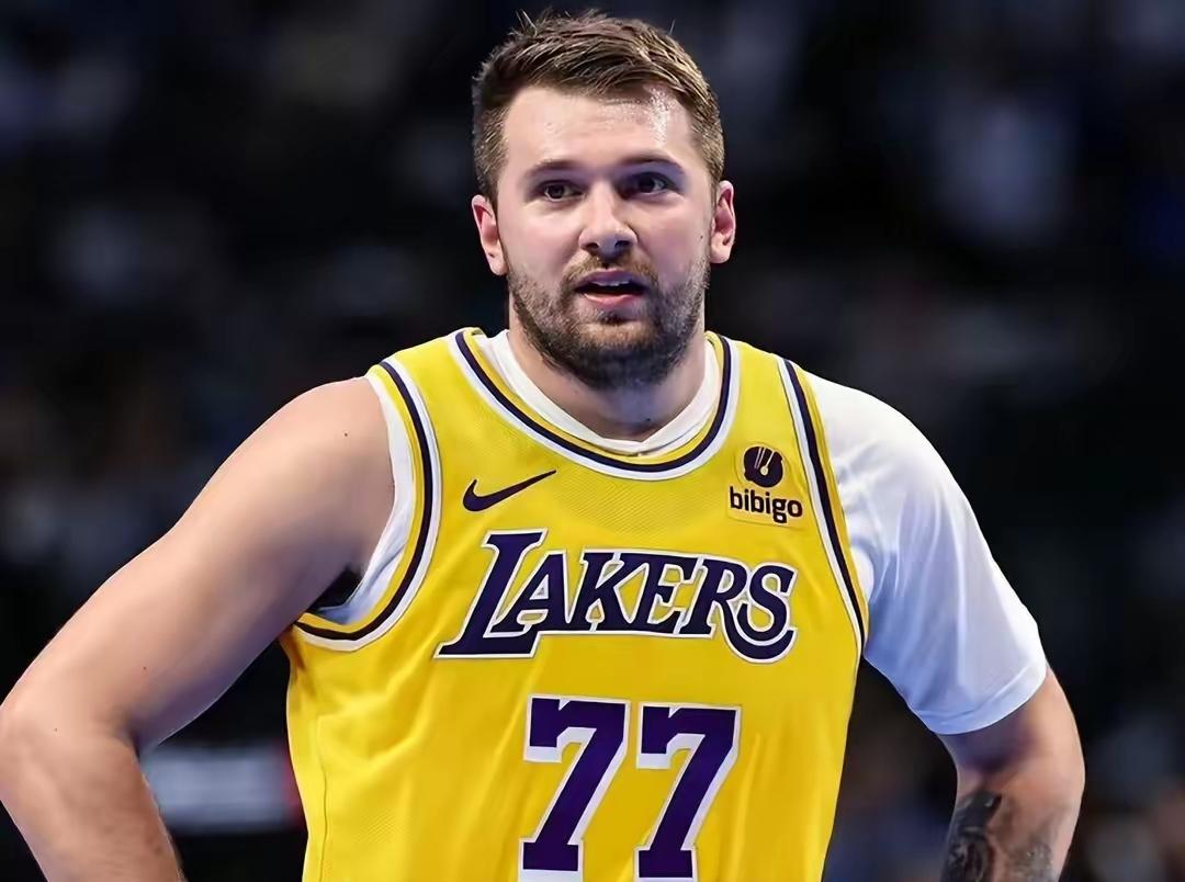 必须承认，湖人已经加入争冠行列。
七连胜后湖人已经坐稳西部第三，特别是双杀火箭，