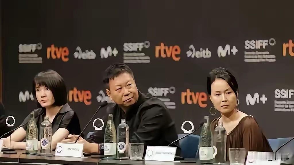 “监狱来的妈妈”本以纪录片备案，然后偷换成商业片，国外拿奖，准备国内捞钱！导演很