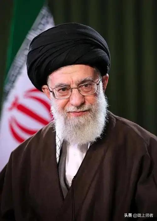 炸死老哈梅内伊估计特朗普的肠子都要悔青了！年轻的哈梅内伊就像红孩儿，天不怕地不怕