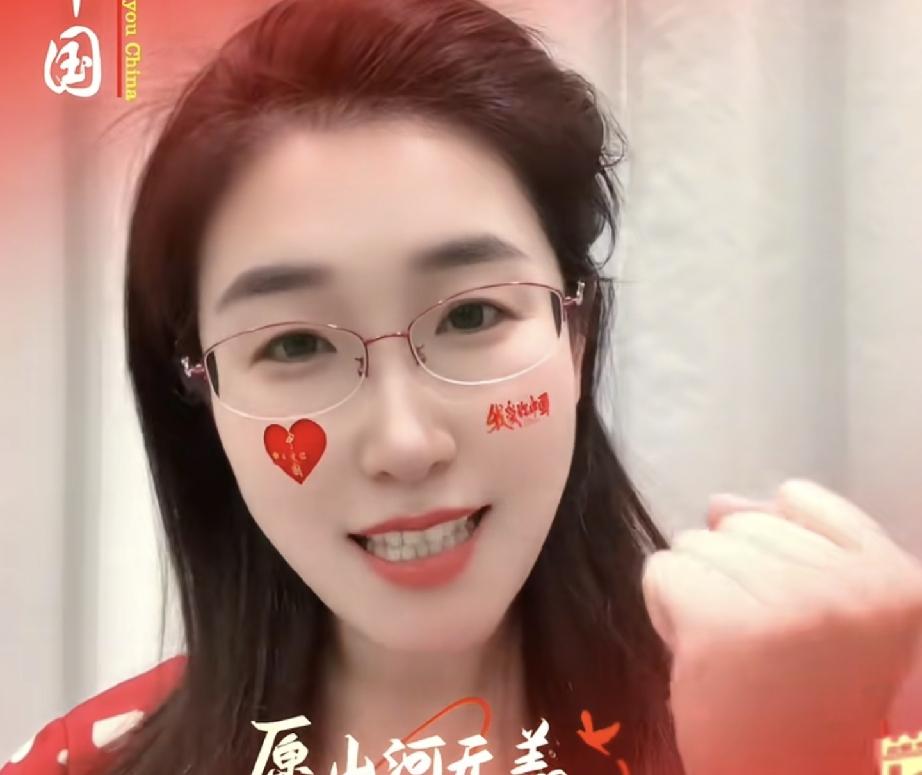 朱女士新视频看上去非常开心
不是因为她的事情有了进展
而且因为1件事她看到了希望