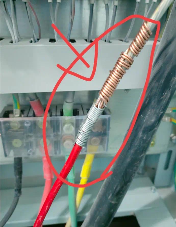 偶然看到网上有一张铜铝的接线图，看样子是熟练的老手电工的杰作，但铜铝接线却触发了