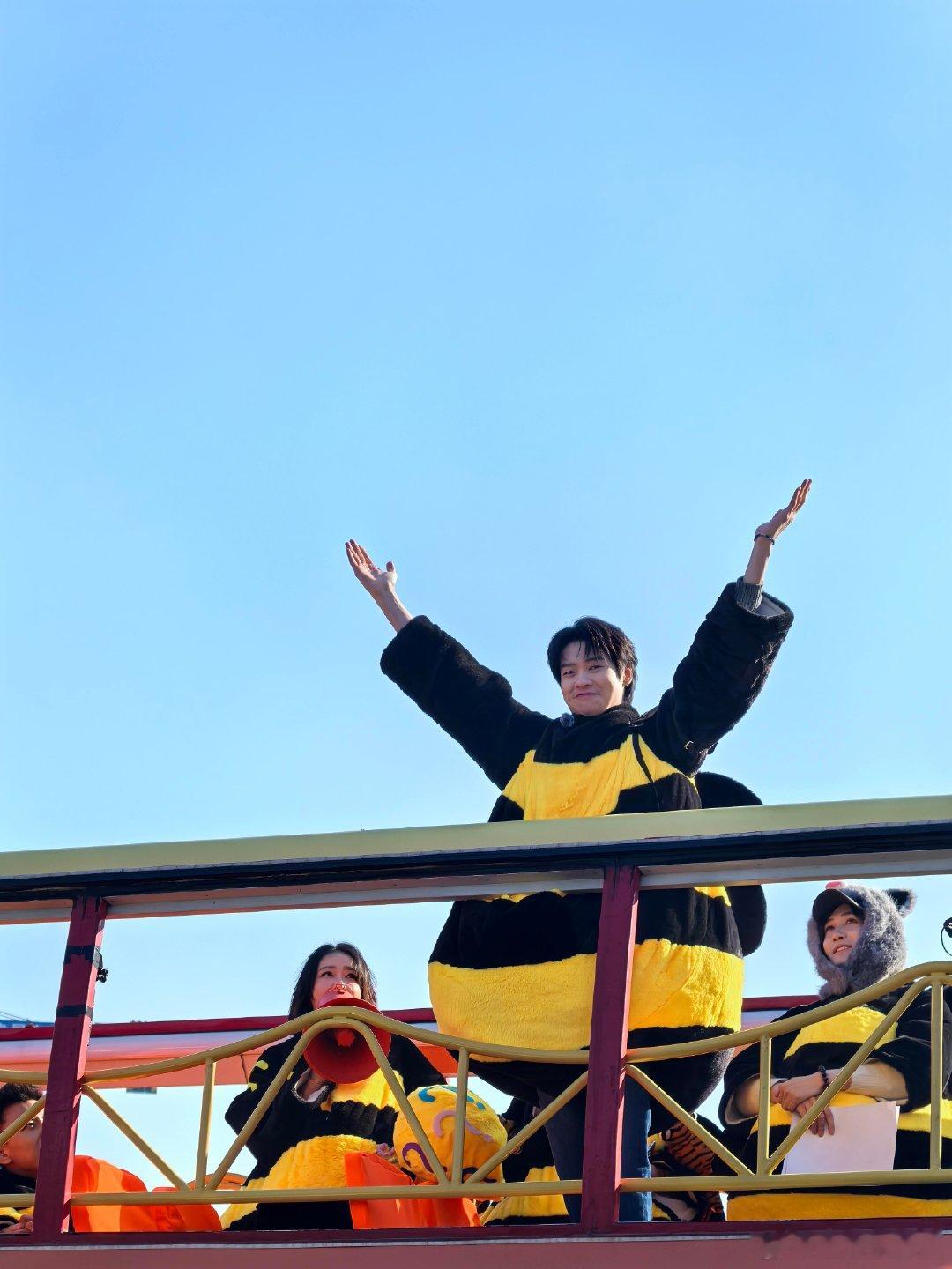 魏大勋祝绪丹vs杨迪徐志胜饭撒魏大勋祝绪丹饭撒vs杨迪徐志胜饭撒 《周五晚高疯》