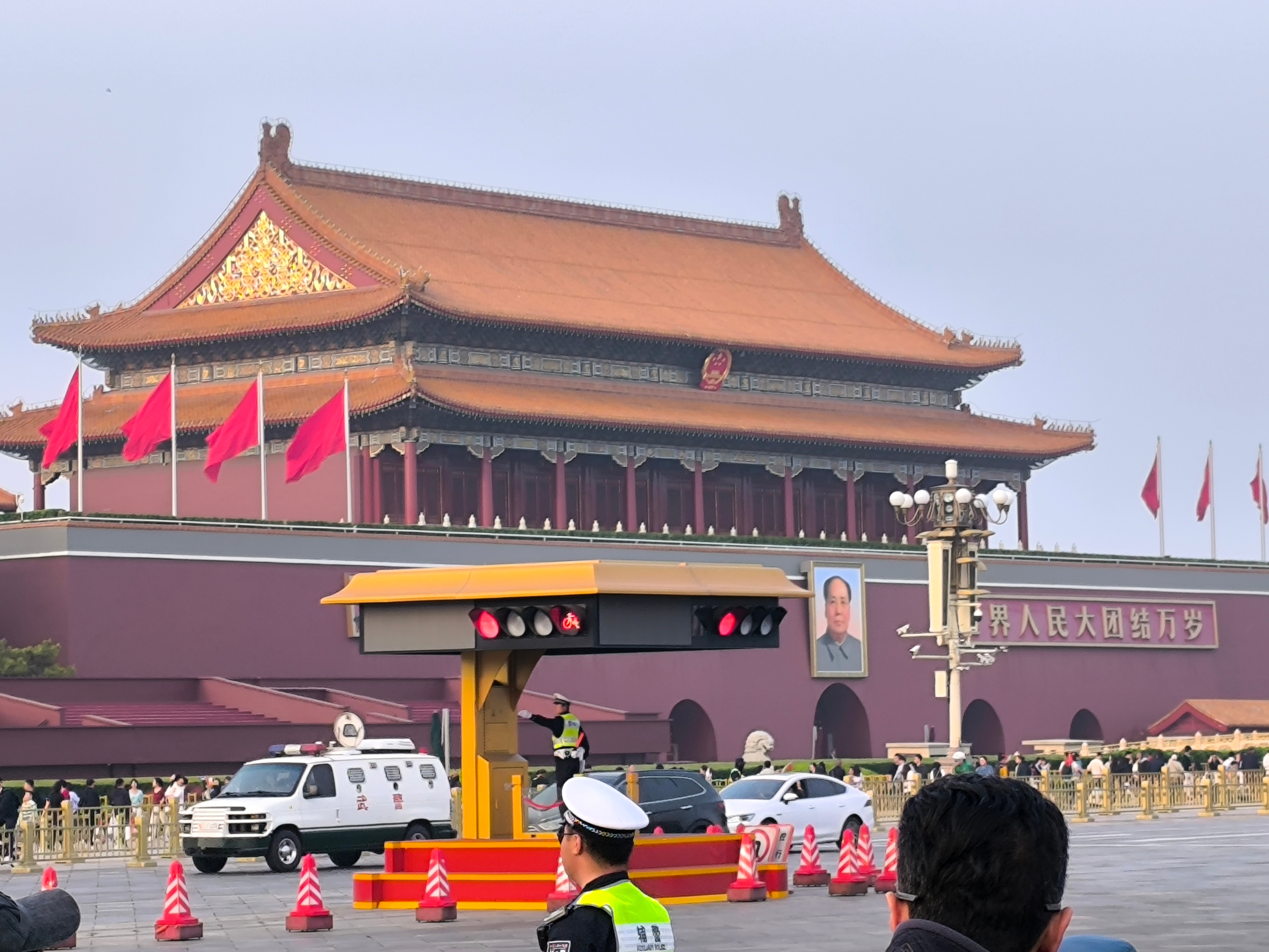 🫡 玻利瓦尔英雄之地天安门广场今日平凡