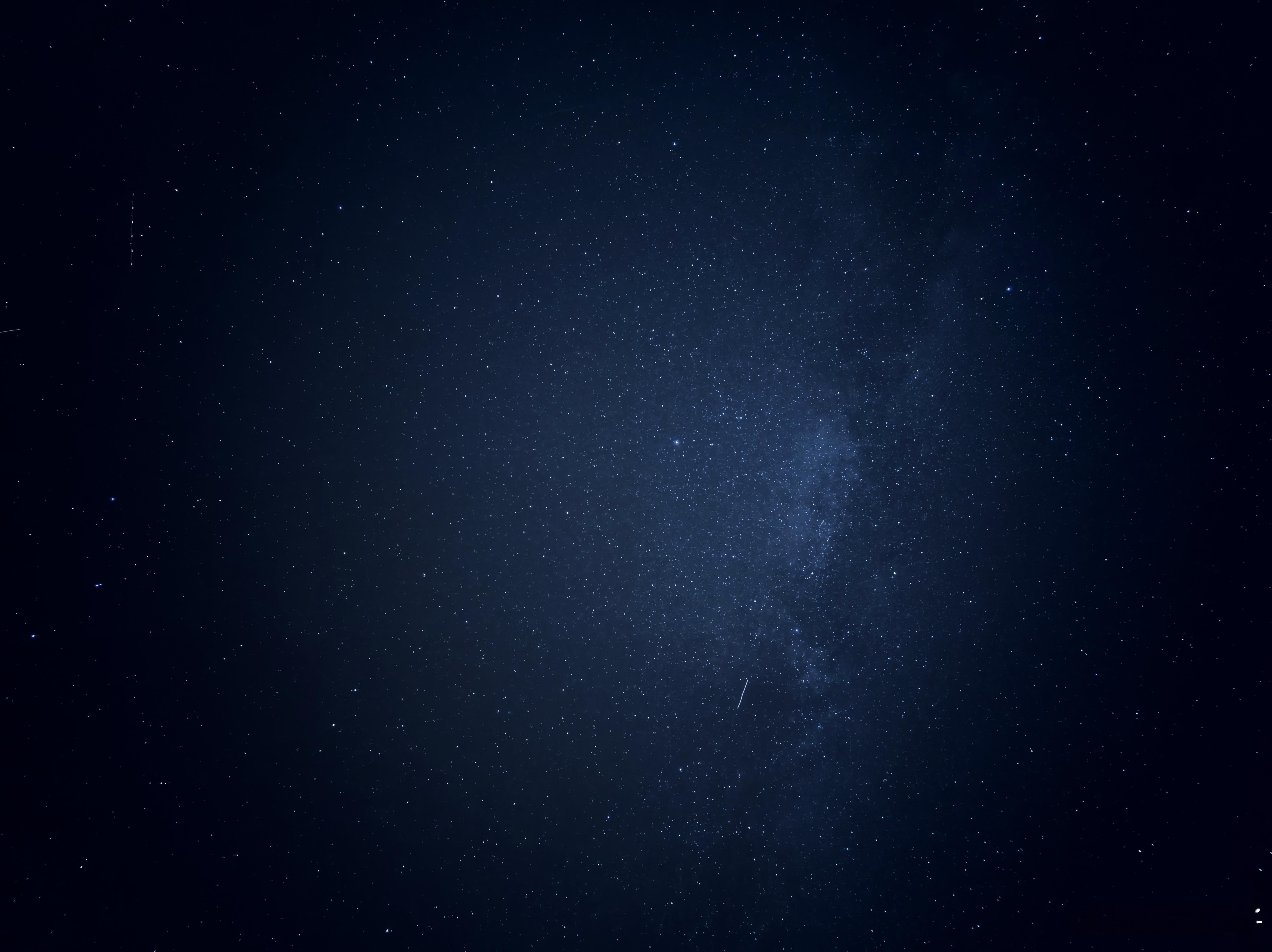 随手拍了一张星空，送给我的粉丝们跟着孟大胡子去旅行