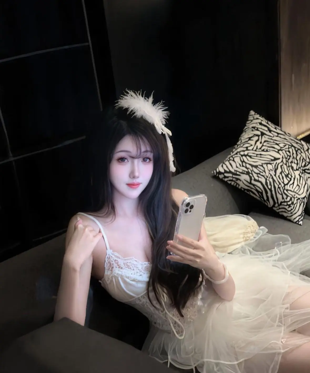 你抱着我掉眼泪说这世界太复杂.