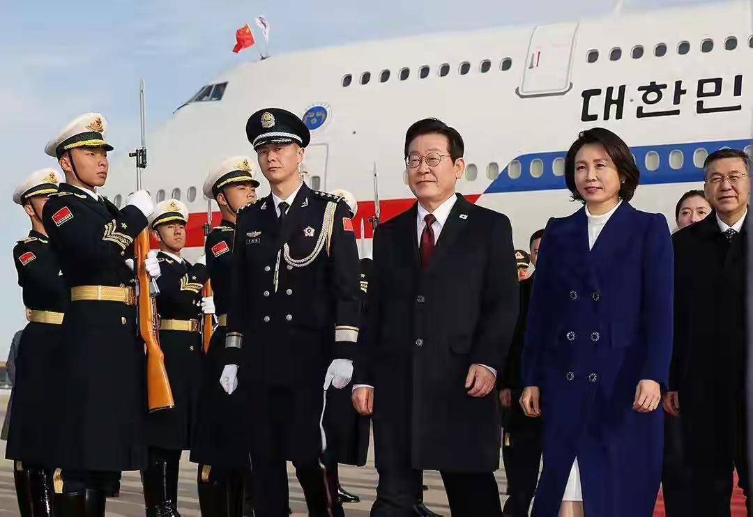 中方设国宴，李在明妻子在华做饭，韩国发帖感叹，对华换了新称谓