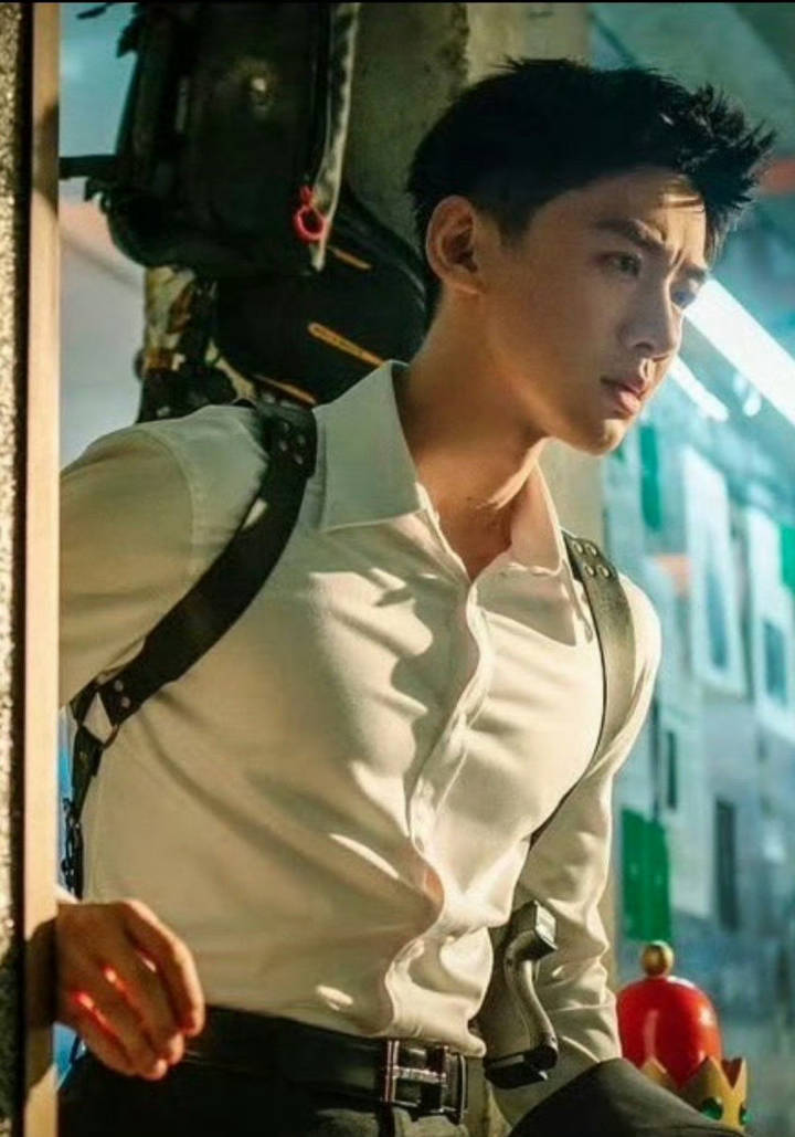 恭喜白敬亭不眠日拿下金河豚荣誉推选年度剧集