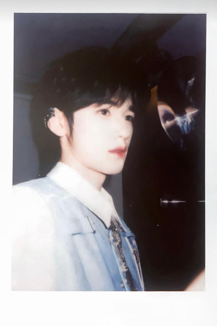 宋鼠标  ♡˚₊✩如何能选择忘记 忘记每一段过去 你的话语太伤心 一点也没有余地