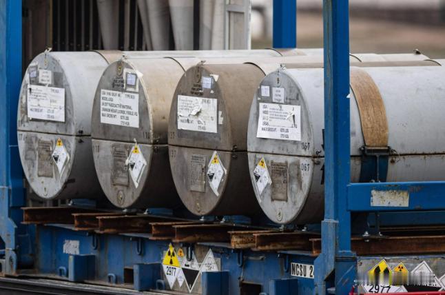 俄罗斯开始卡美国能源。11月15日，俄罗斯开始对出口到美国的浓缩铀进行临时限制，