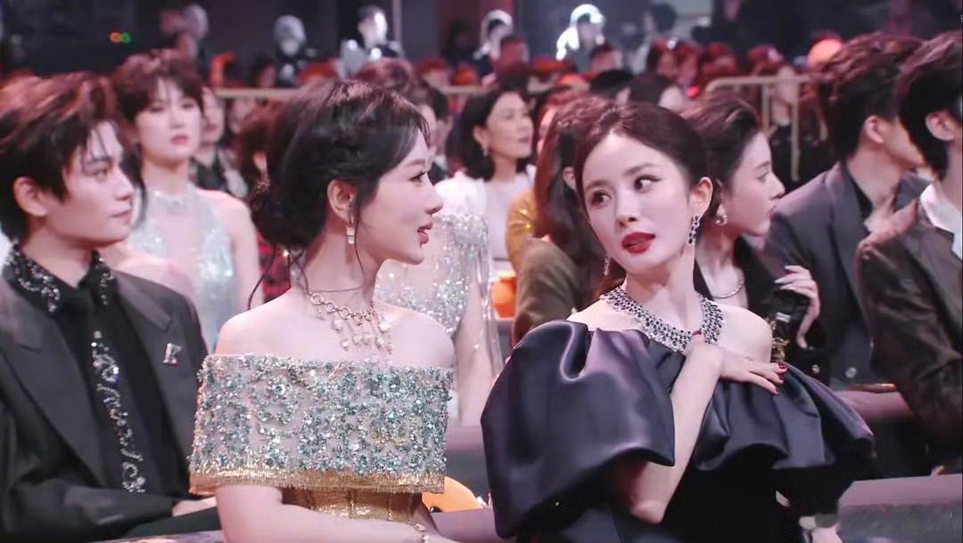 85花和90花还真是王不见王啊！

杨幂25年风光无限，剧爆了，夹总又把最大奖?