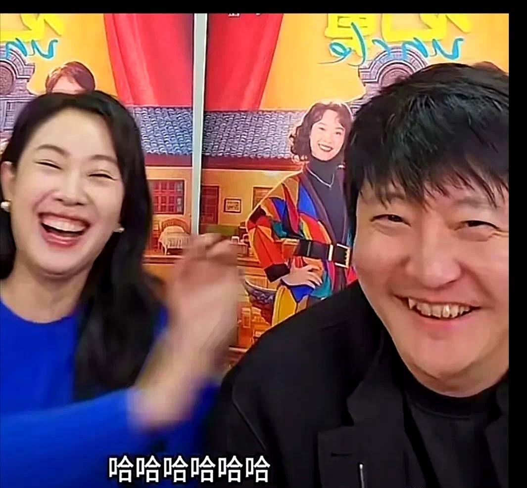 刚追完老舅 前17集笑到拍大腿 第18集直接哭到抽纸
 
王佳佳演的李小珍太绝了