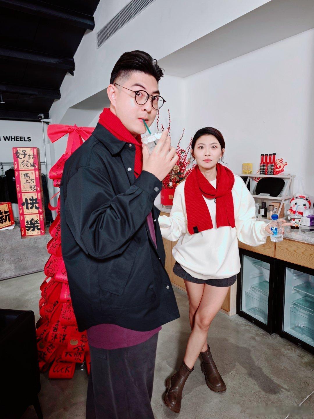 身上这件的小马衣服超好看，我都喜欢