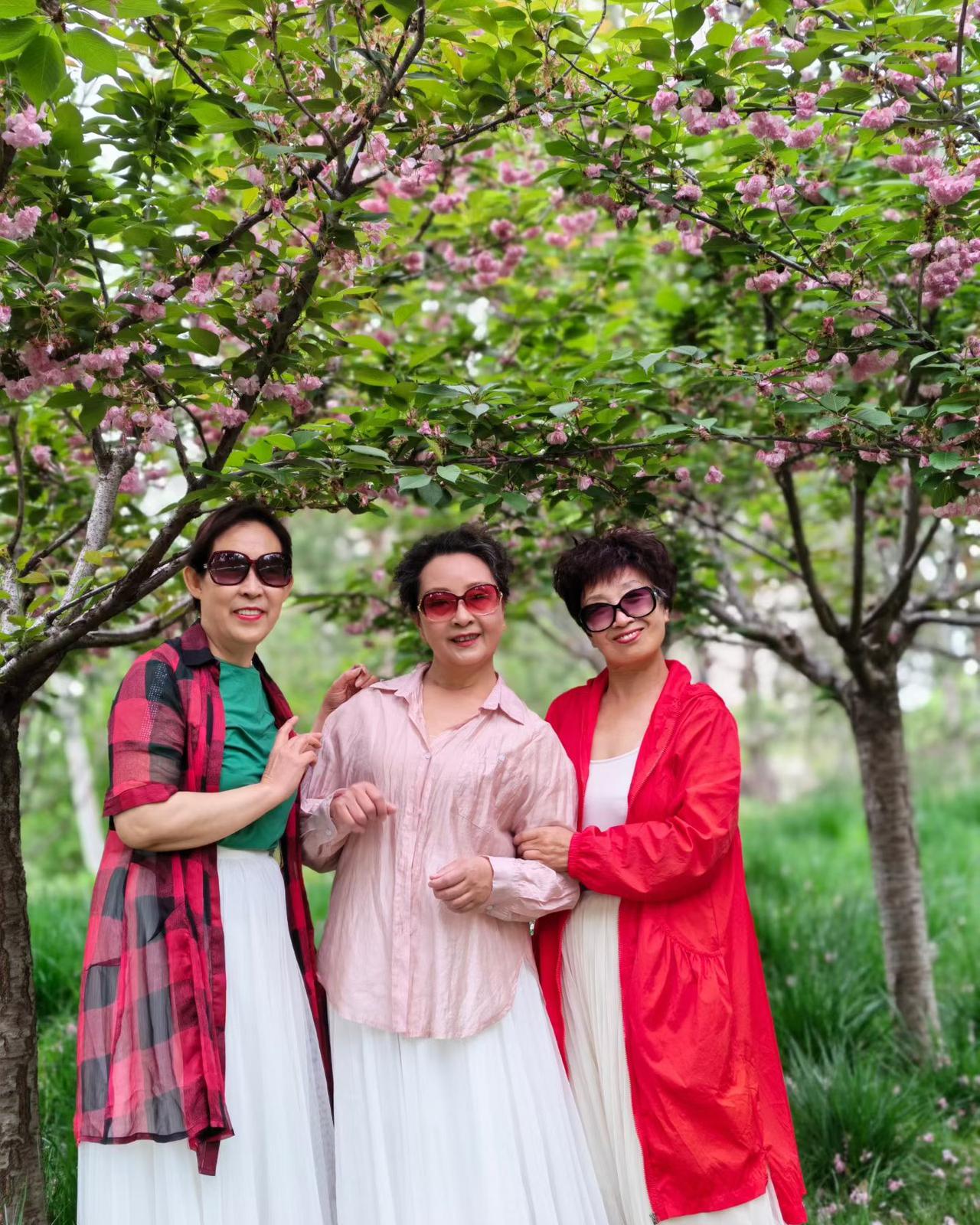 人老了，最高级的活法，揣着明白装糊涂，少惹麻烦多享福
 
人这一辈子，前半辈子忙