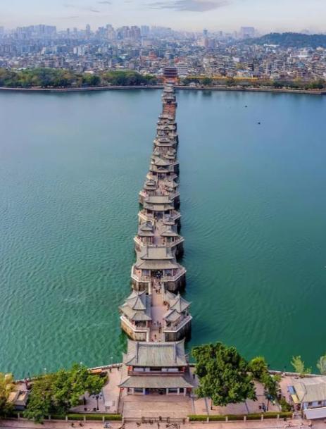 中国293个地级市之潮州，潮州常住人口为257.74万人，户籍人口为273.06