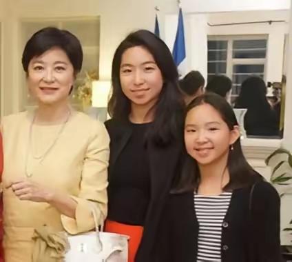 林青霞绝色的颜值到她这算是结束了，林青霞的美貌100年一遇，被称为女人里的绝色，