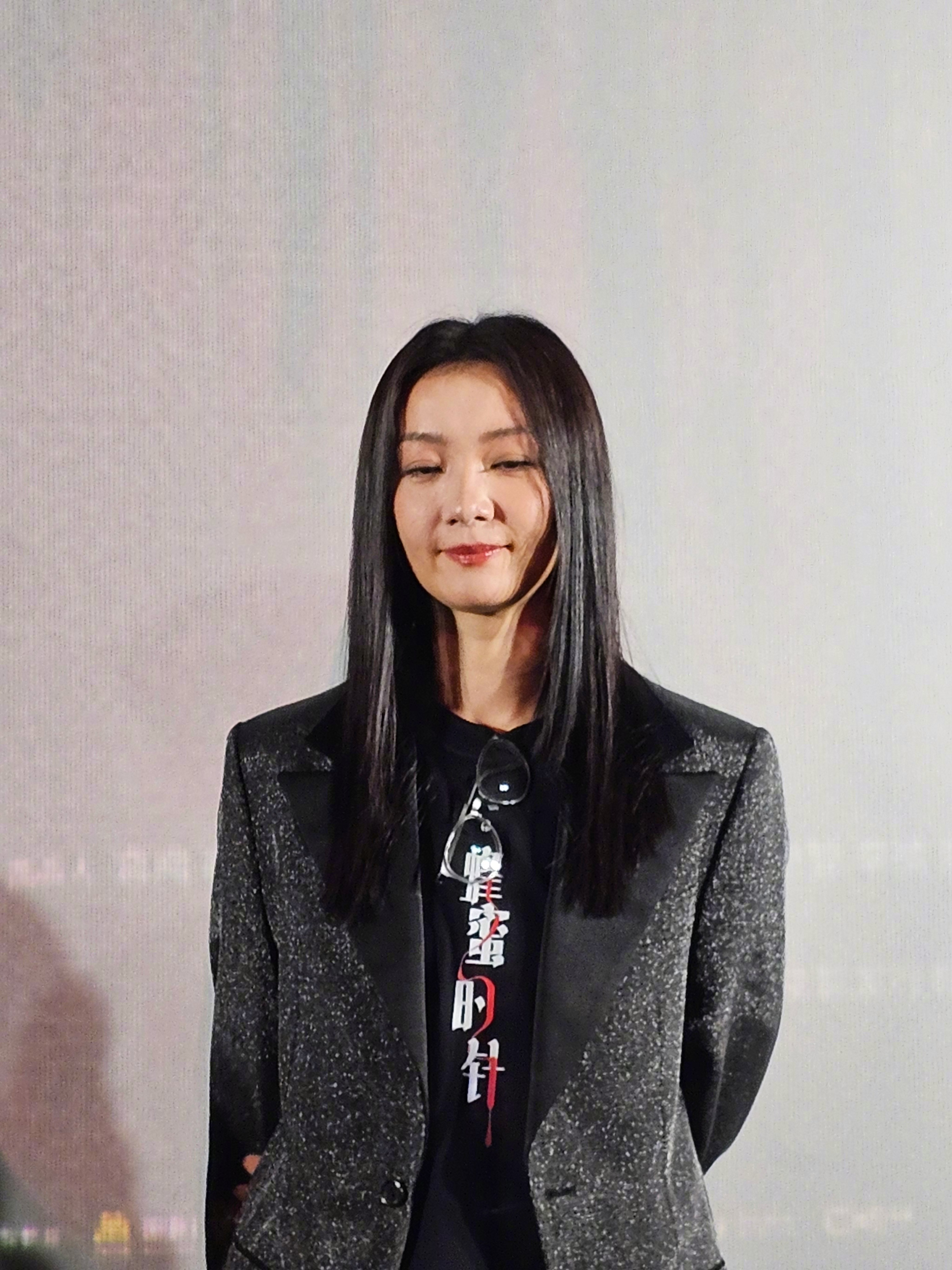 电影蜂蜜的针首波口碑 《蜂蜜的针》意外地好看，是一部相当冷幽默的犯罪片，地狱笑话