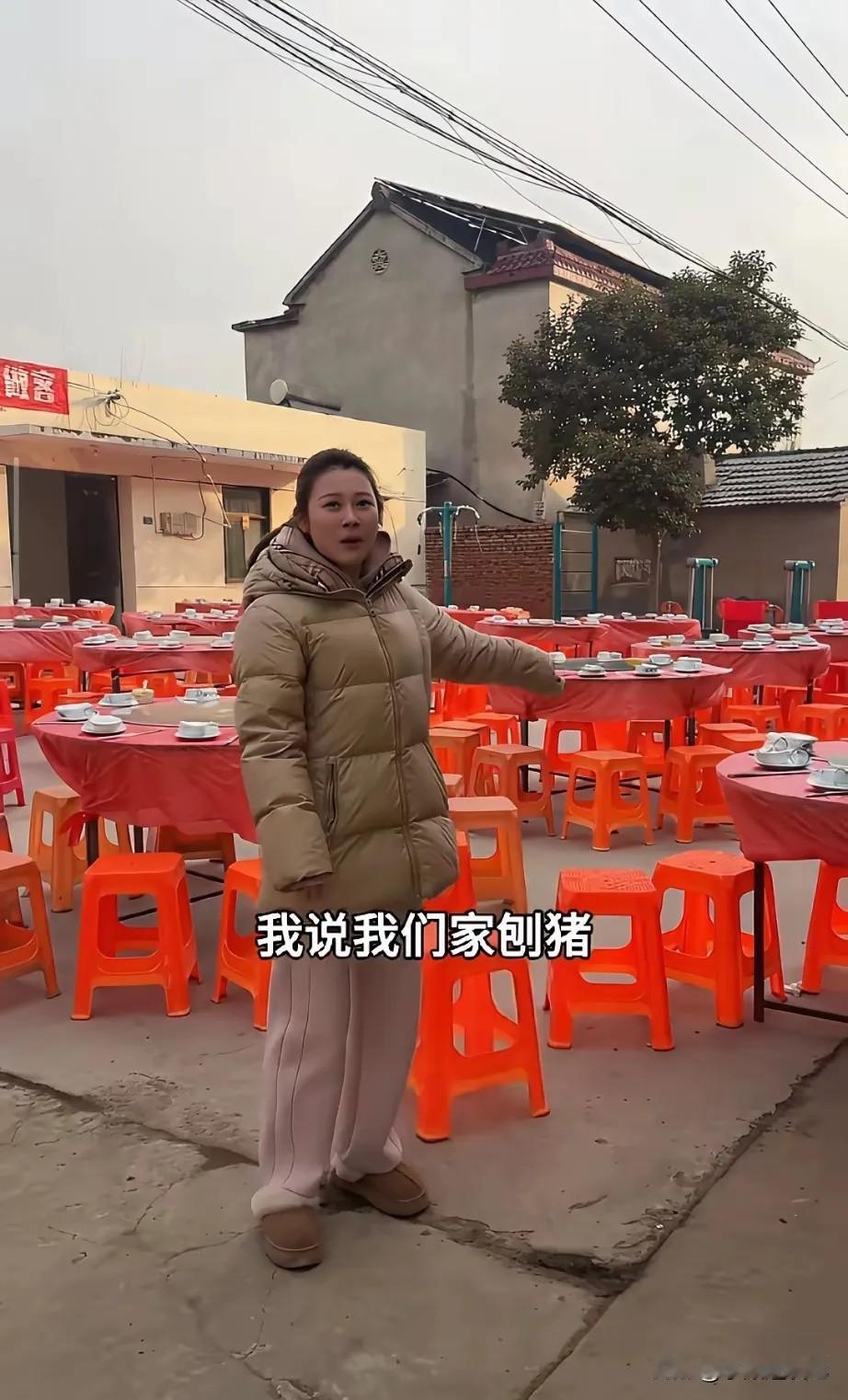 大姐心里憋了一肚子火，办个刨猪宴不就是请亲戚朋友吃个饭嘛，她提前准备了100桌1