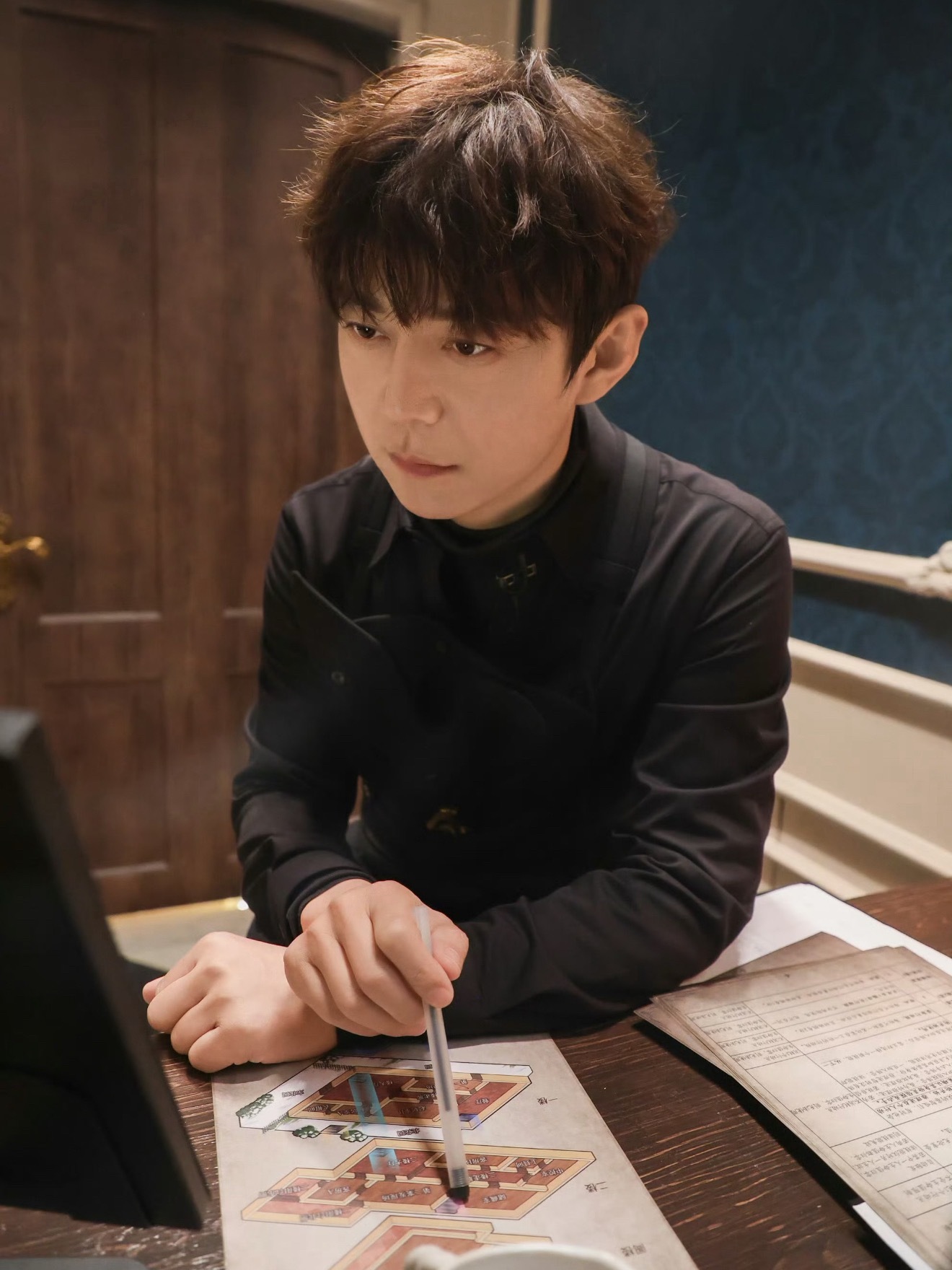 何炅回应常青树何老师必须是常青树好吗！！！何老师说自己会好好锻炼身体的