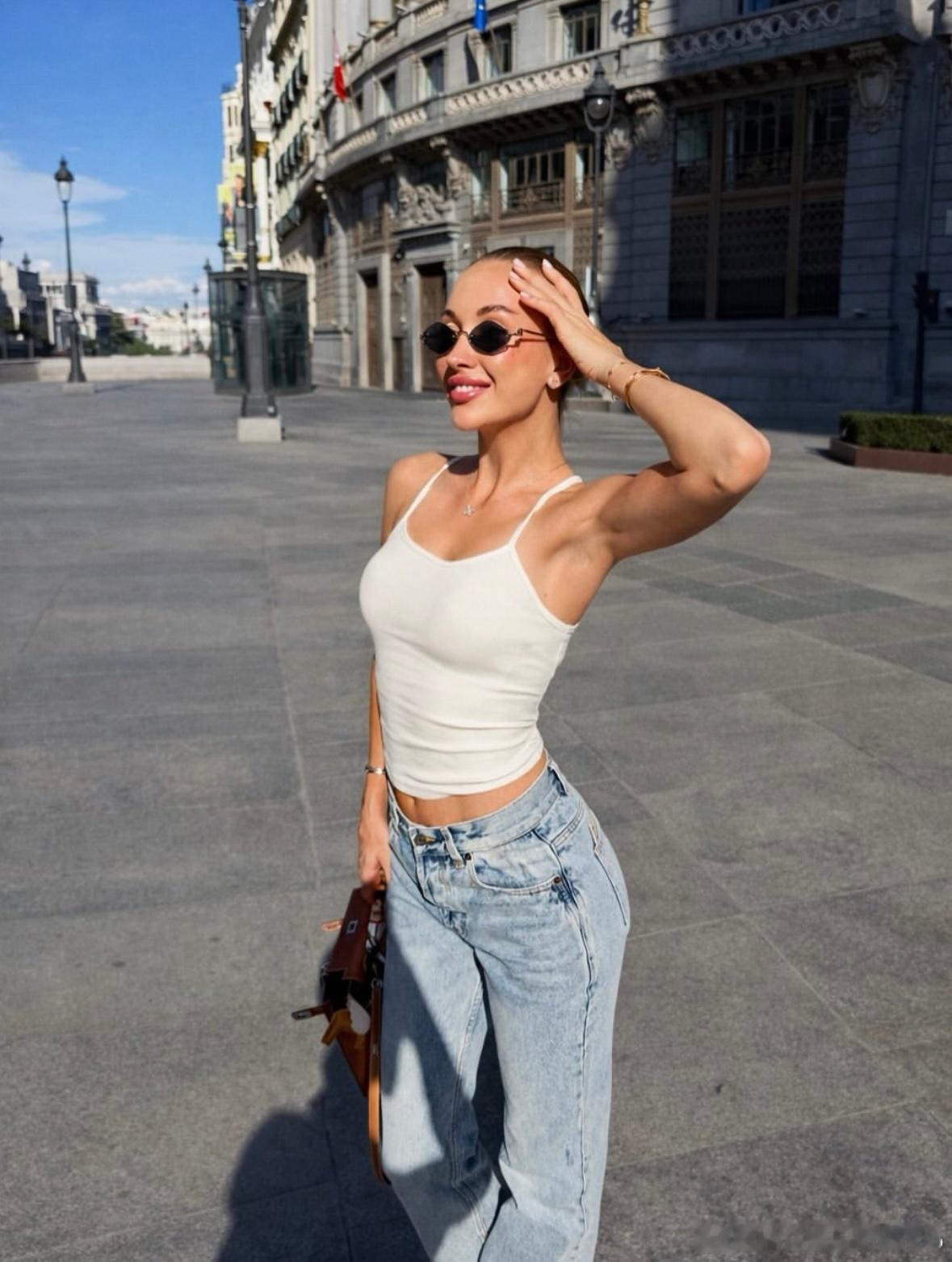 波塔波娃！趁着马德里1000赛资格赛开打前，先逛逛拍拍📷波波这一站仍然需要从资