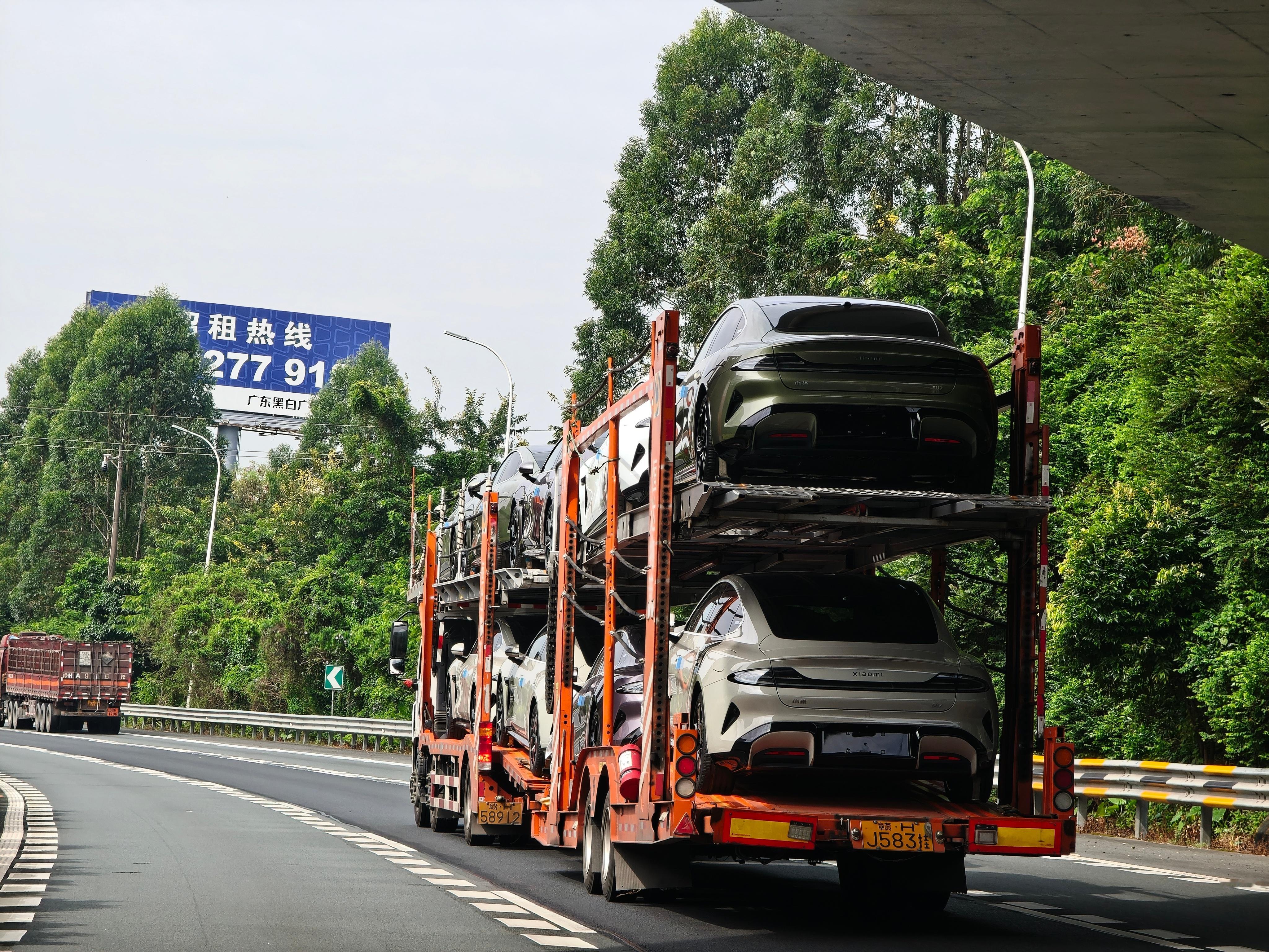 出个差都能看到一车SU7[哆啦A梦吃惊] ​​​