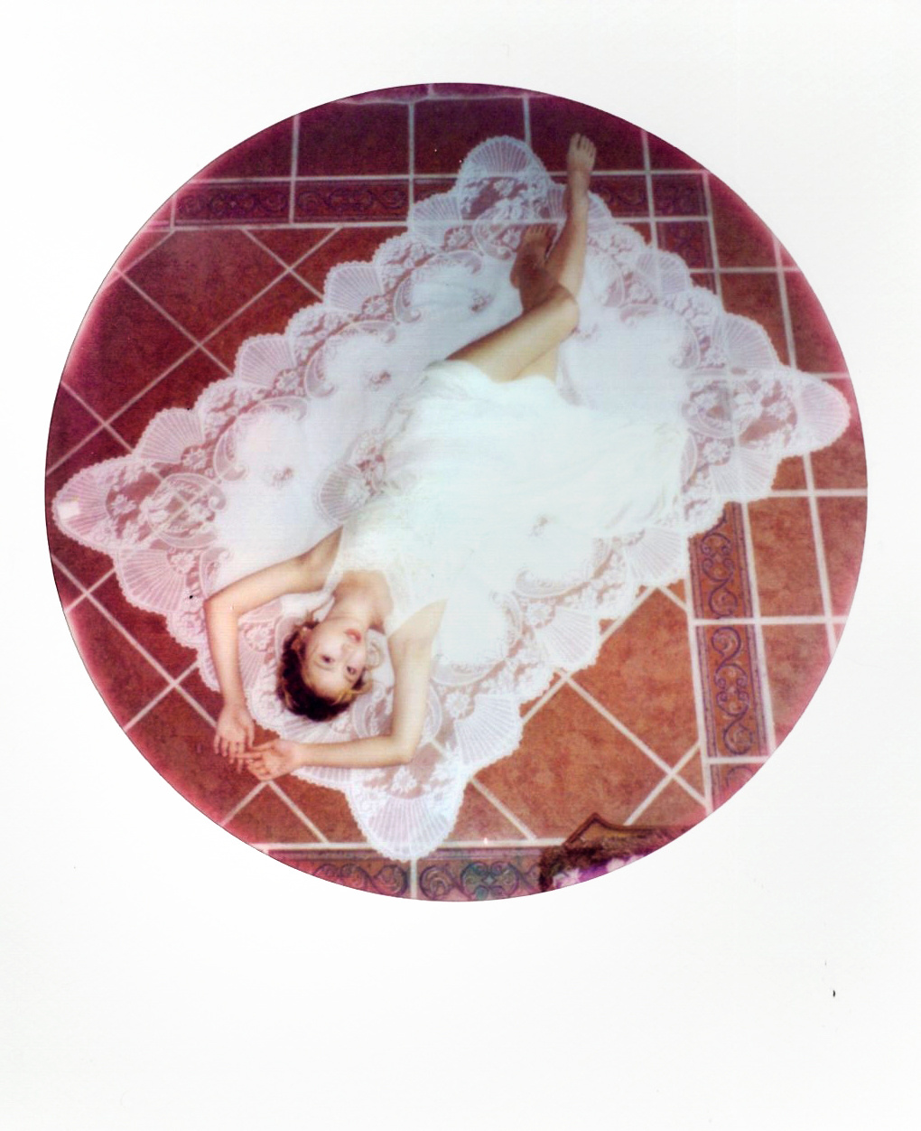 客片花絮和嘉莹的一天，去年拍了三亚海边这次来三亚拍了热带酒店，嘉莹又带了宝丽来给