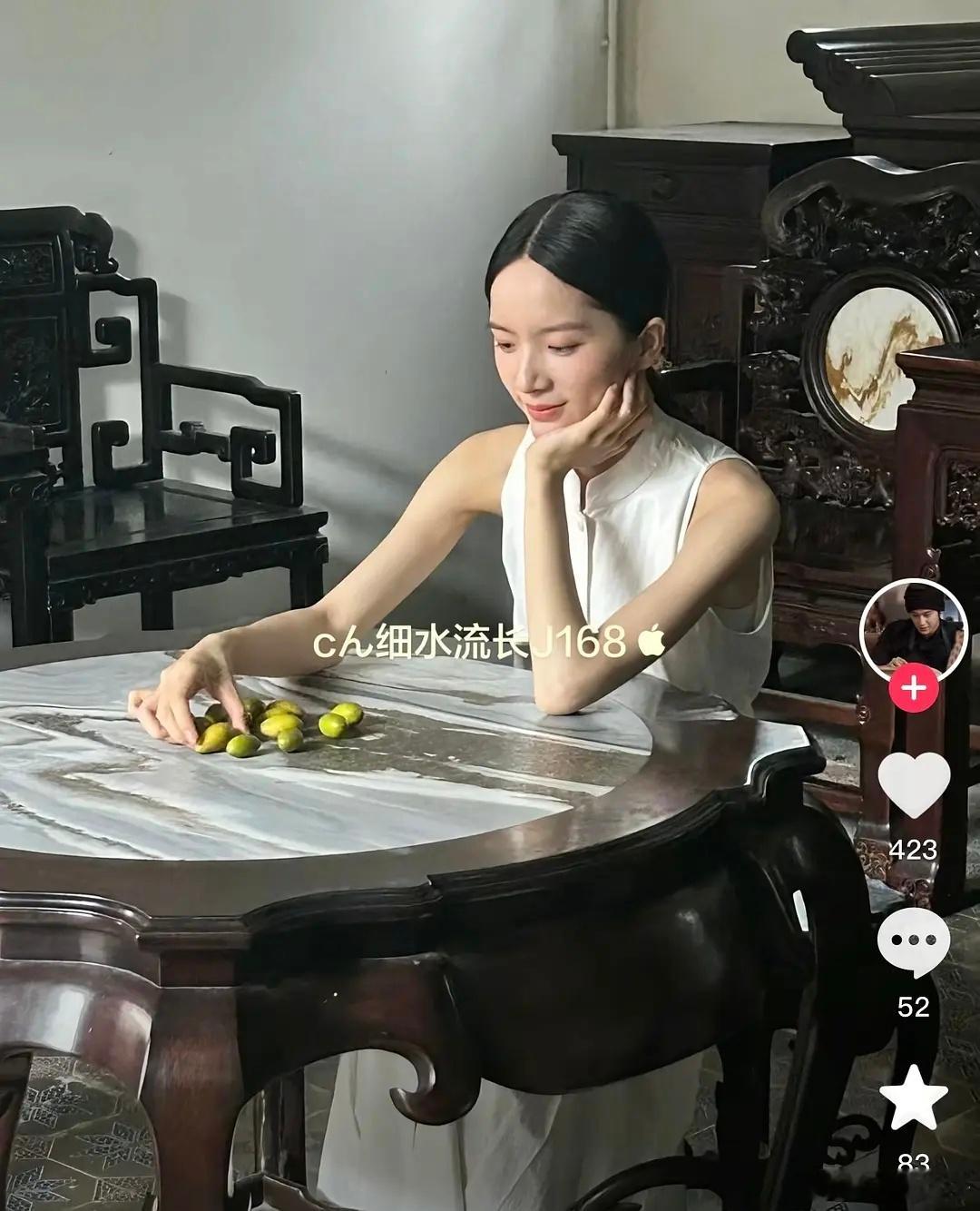 李思潼不留刘海很好看啊 