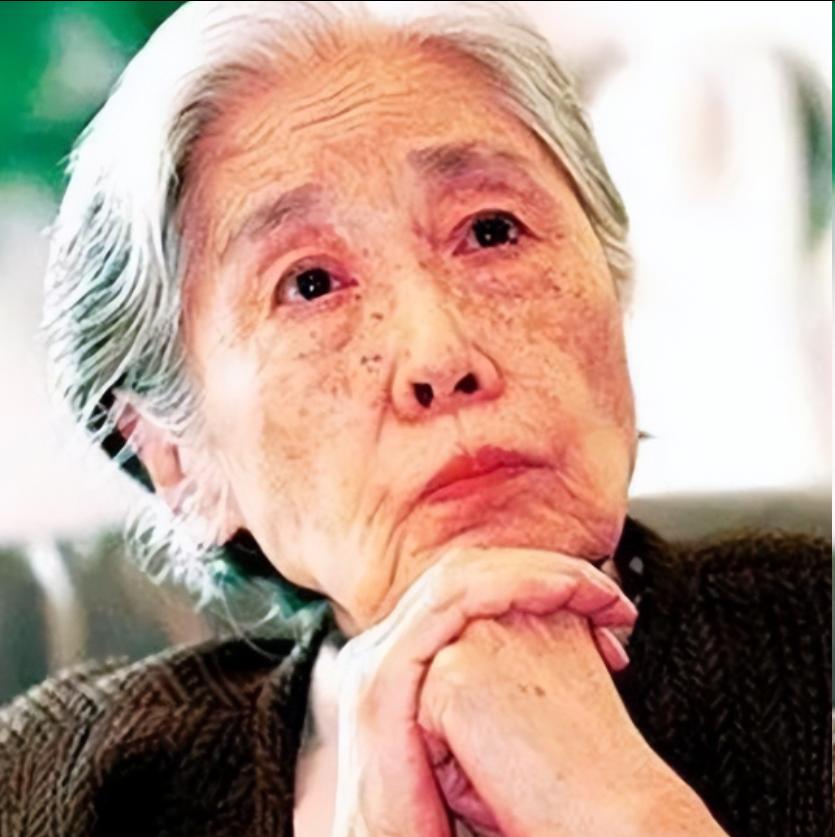 2004年，83岁的王光美将儿子刘源叫回家中并说：“去安排一下，和你毛伯伯后人聚