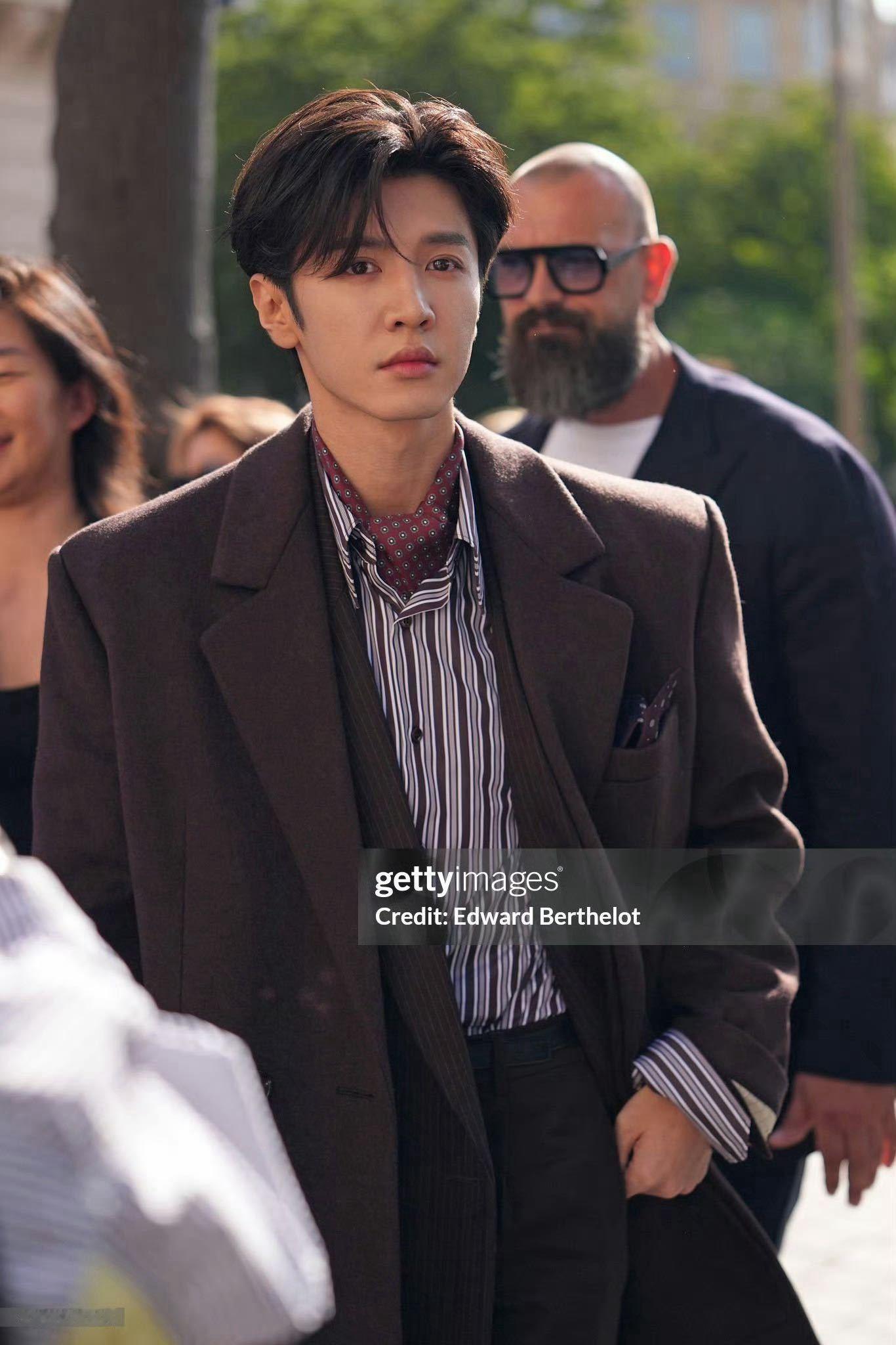 陈哲远G社生图秒了 陈哲远不说G社以为是精修 我不说谁知道这是陈哲远时装周看秀的