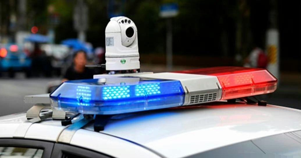 2人发帖地铁有偿代坐被训诫
上海两名年轻人因在二手平台发布"地铁有偿代坐"信息引