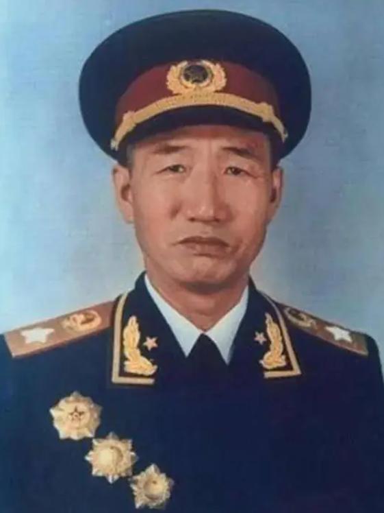 韩先楚在徐向前家吃过一次饭，此后就再也不敢吃第二次了。徐帅儿媳王彦彦也曾在徐帅家