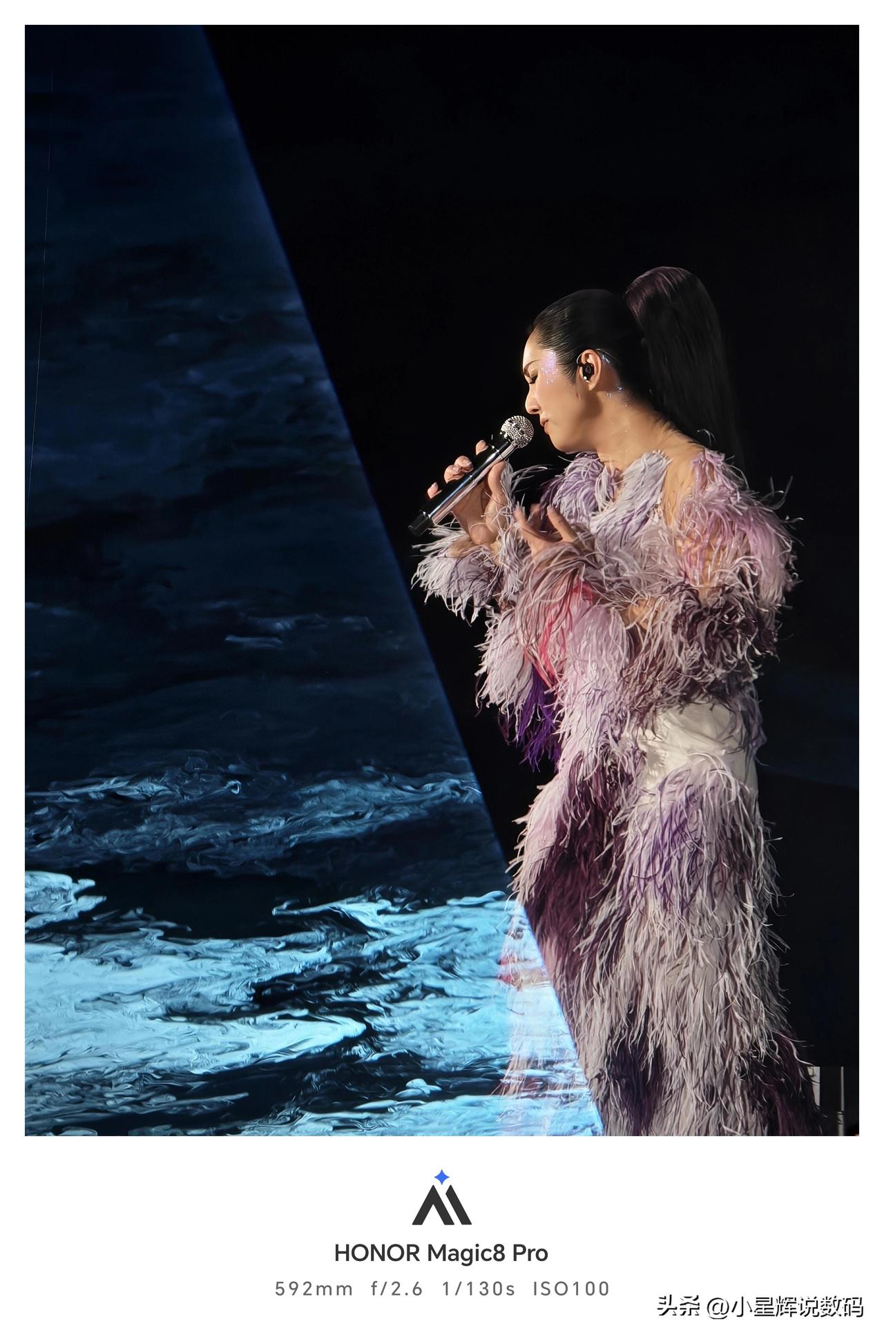 杨千嬅的演唱会真的不错，这次造型师还是下了很多功夫，每一套都很有高级感，哪怕就是