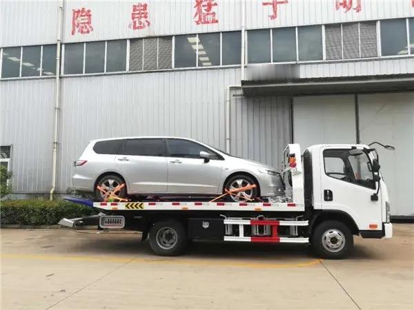 云南大理摊上大事了！”广东两家人过年结伴去云南旅游，结果因为爆胎被狠狠“宰”了一