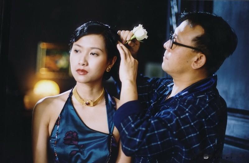 女人何时主动,让男人最痴迷?男人事业受挫时主动安慰，让他感到温暖。男人生病脆弱时