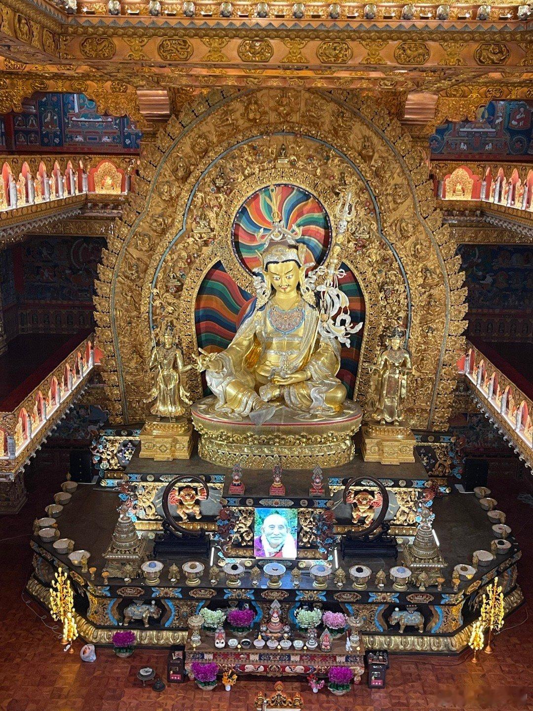 追求物质为何没带来幸福？人们都在追求幸福，但不同时代幸福的标准不同。过去物质匮乏