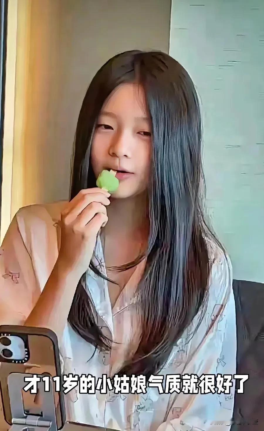 记录我的2025汪小菲儿女正脸再次曝光，颜值都很高[赞][赞]女儿五官象父亲，身
